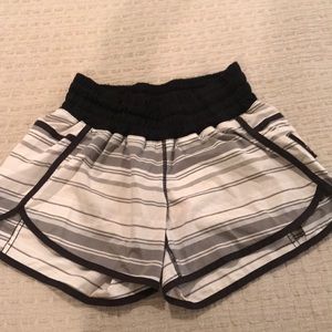 Lululemon Tracker Shorts size 6
